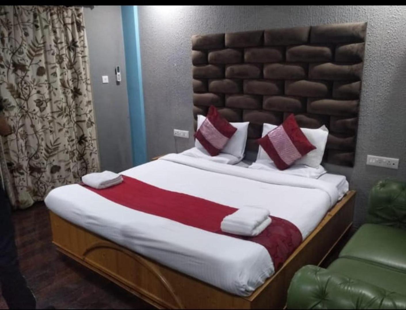 Hotel Shefaf Durgjan 外观 照片